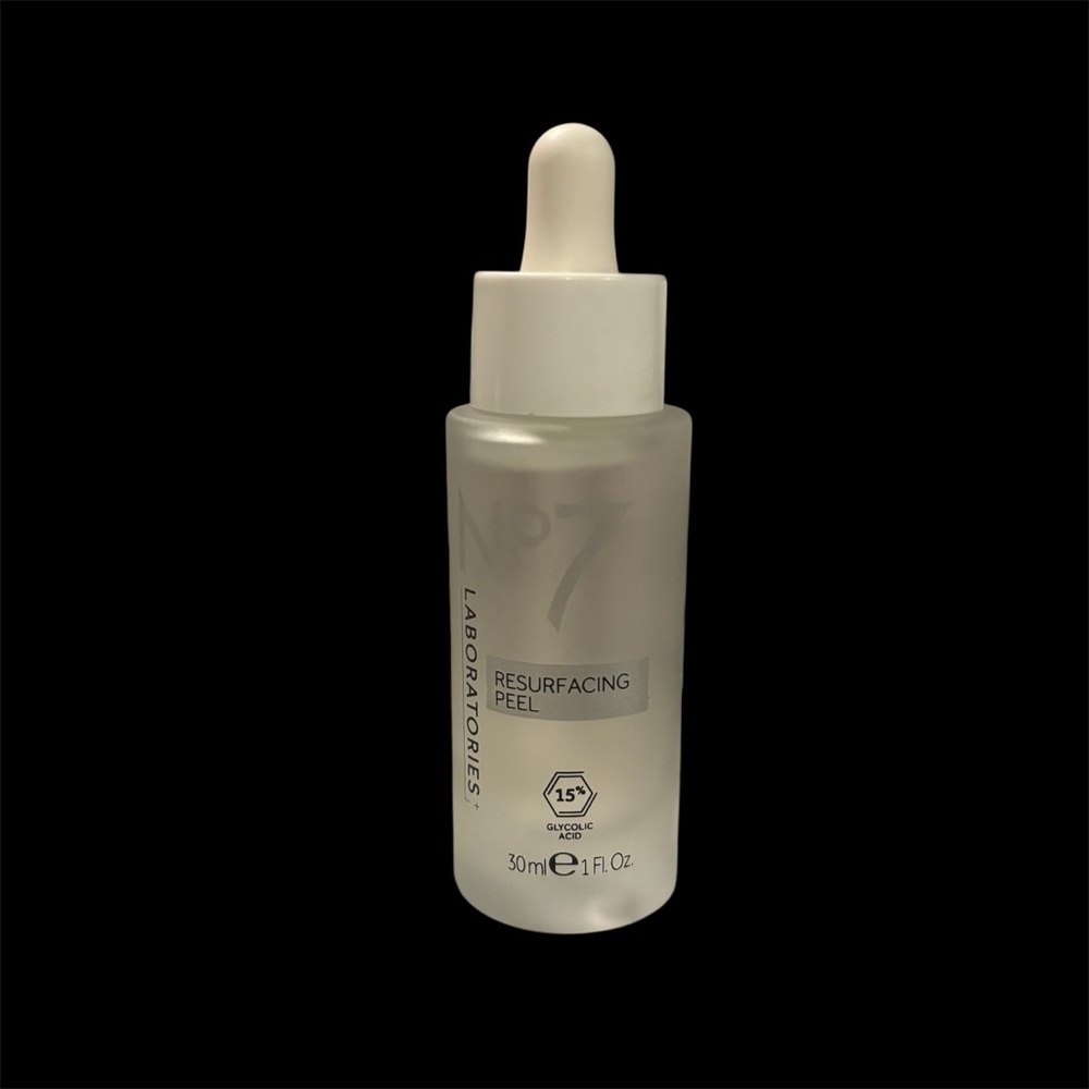 Laboratories N 7 Resurfacing Peel Serum - White 1oz. New🌹